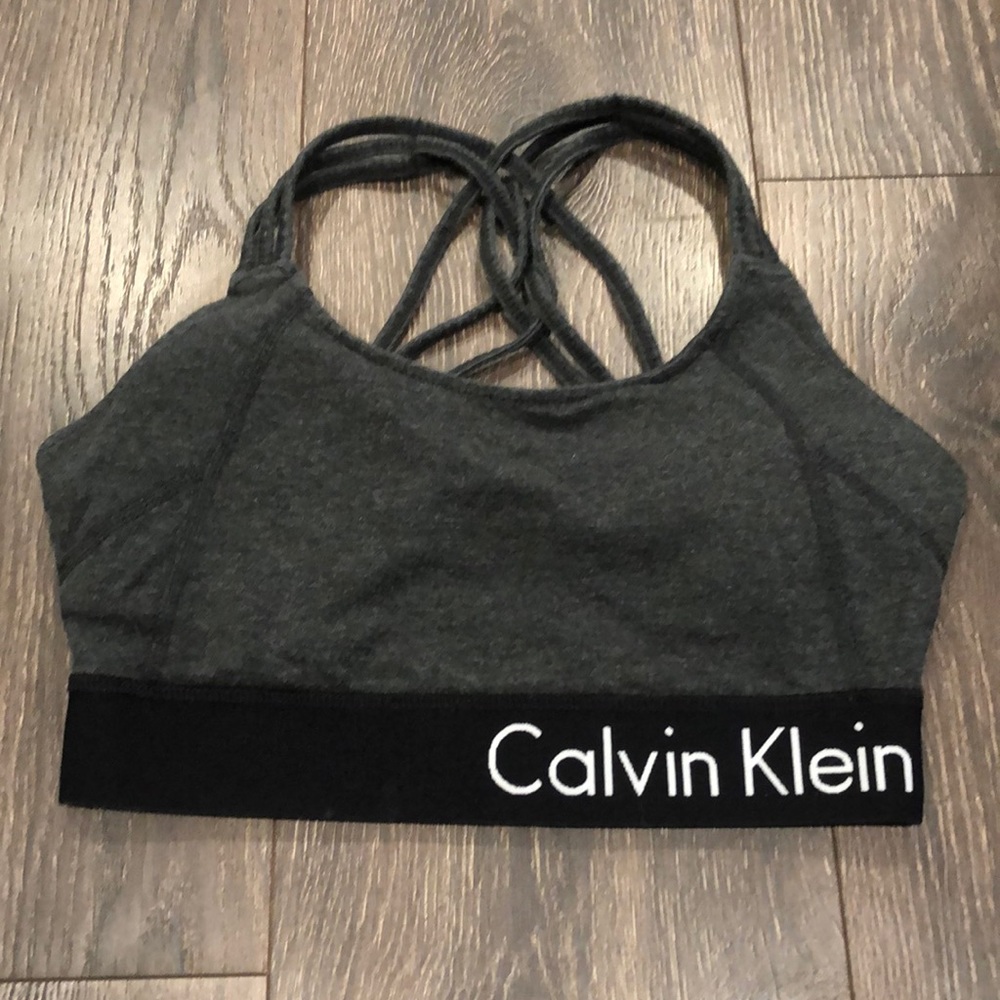 EUC Calvin Klein sports bra size S